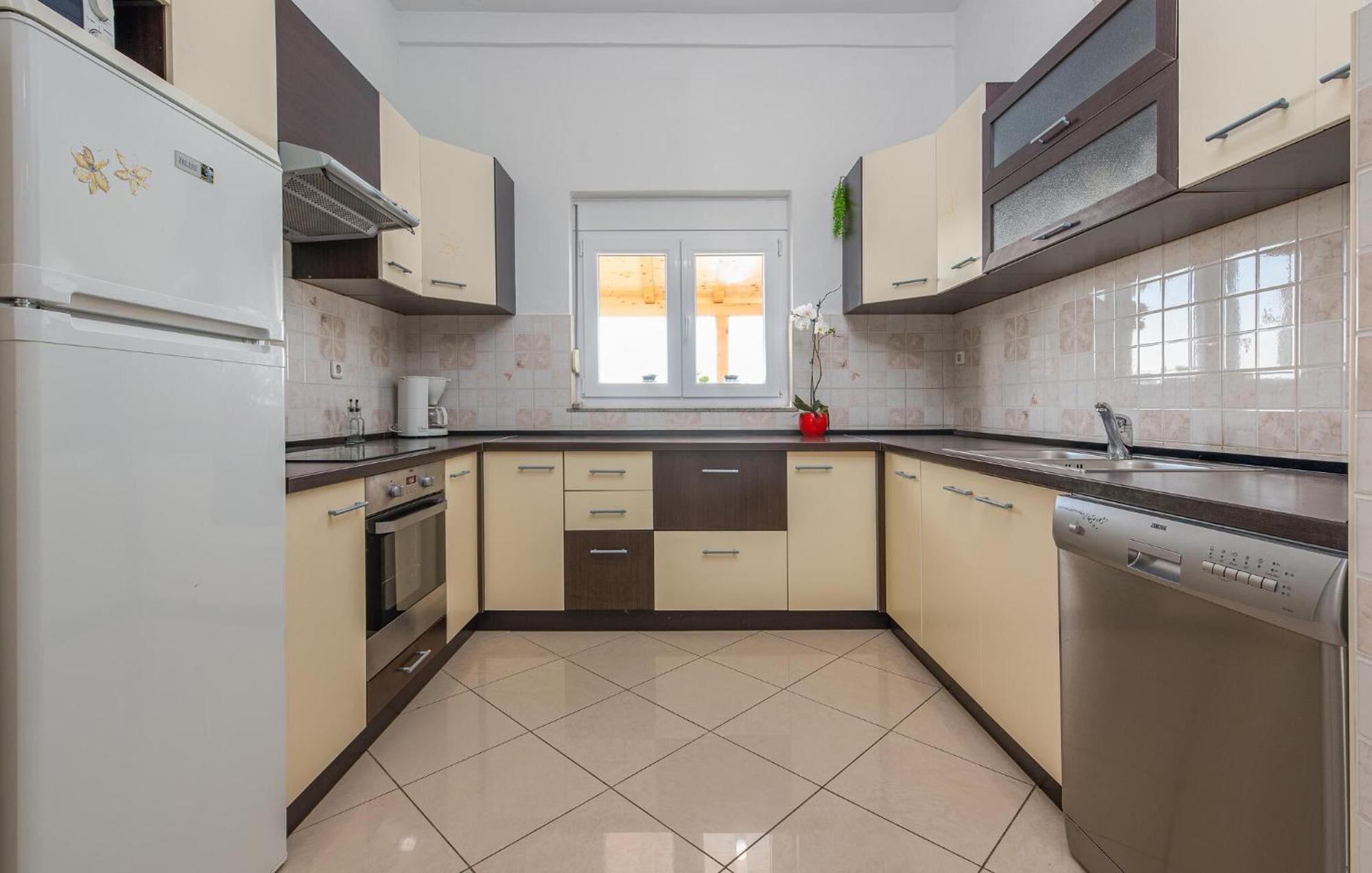 Beautiful Apartment In Maslenica With Kitchen Exterior photo